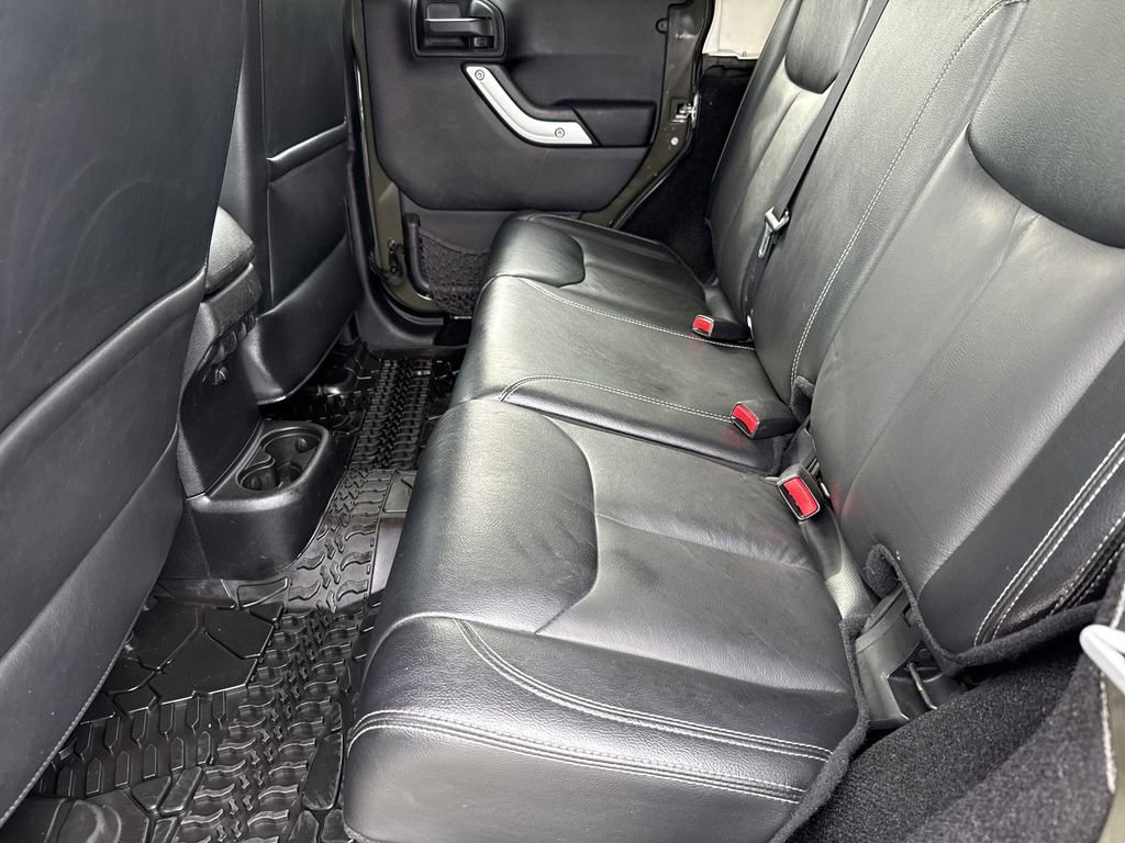 Used 2016 Jeep Wrangler Unlimited Sahara w/ Dual Top Group AWD/4WD image 23