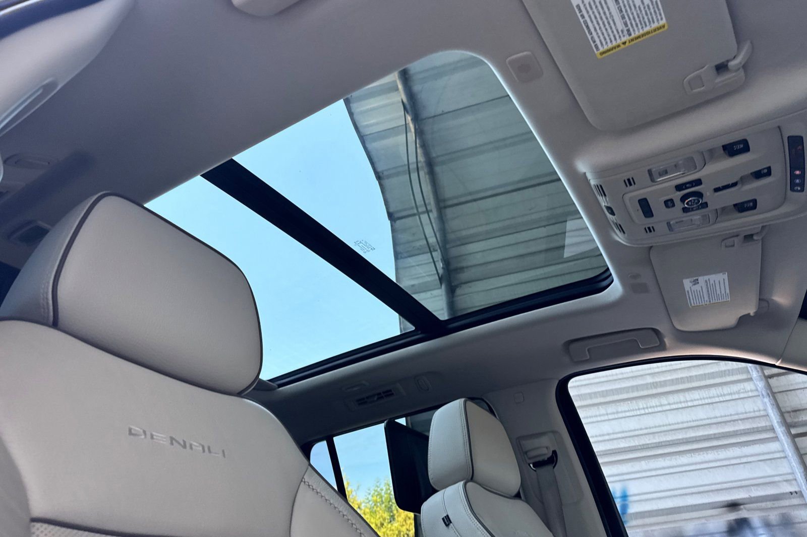 Used 2021 GMC Yukon Denali w/ Denali Ultimate Package image 16