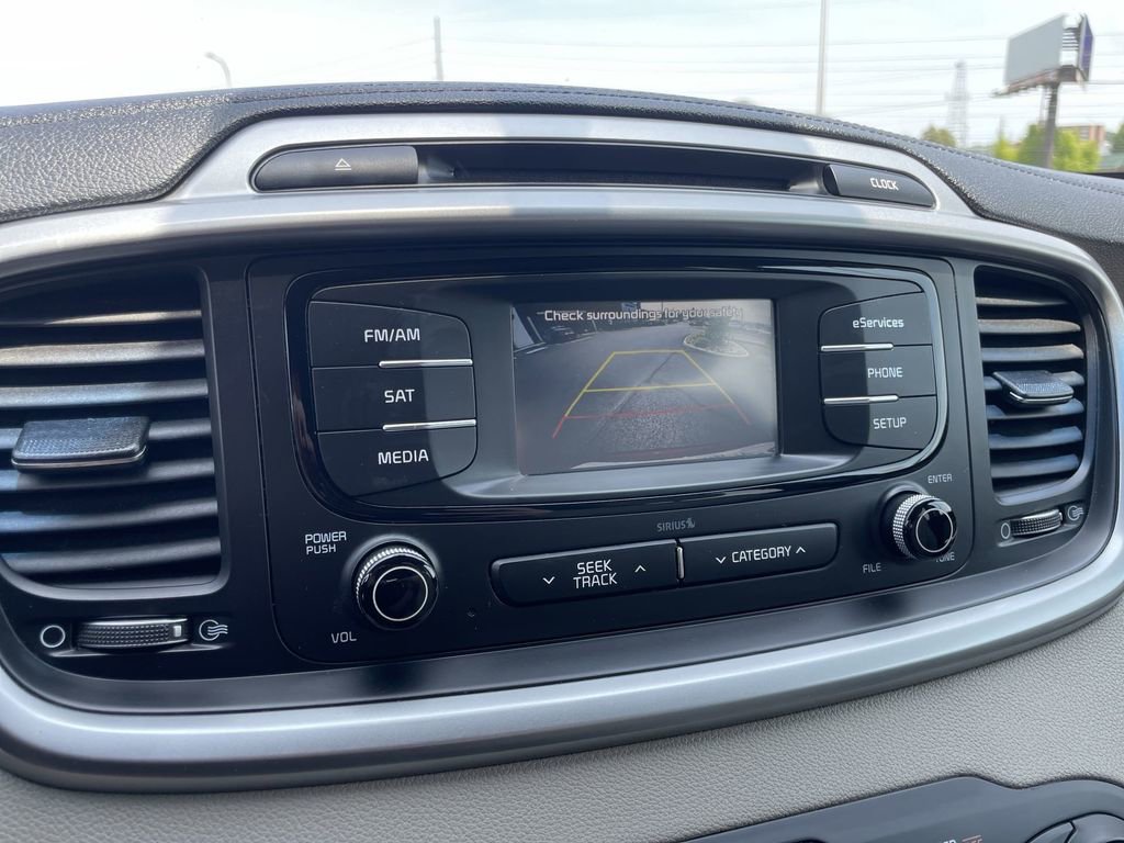 Used 2016 Kia Sorento FWD w/ LX Convenience Package image 13