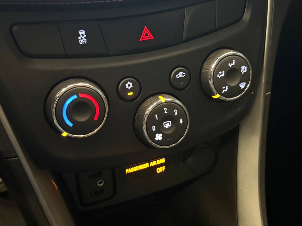 Used 2018 Chevrolet Trax LT w/ LT Convenience Package FWD image 15