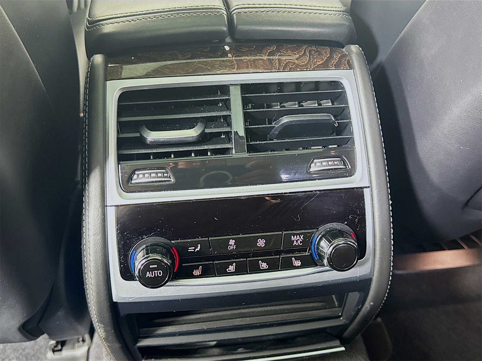 Used 2020 BMW M760i xDrive w/ Luxury Rear Seating Package image 25