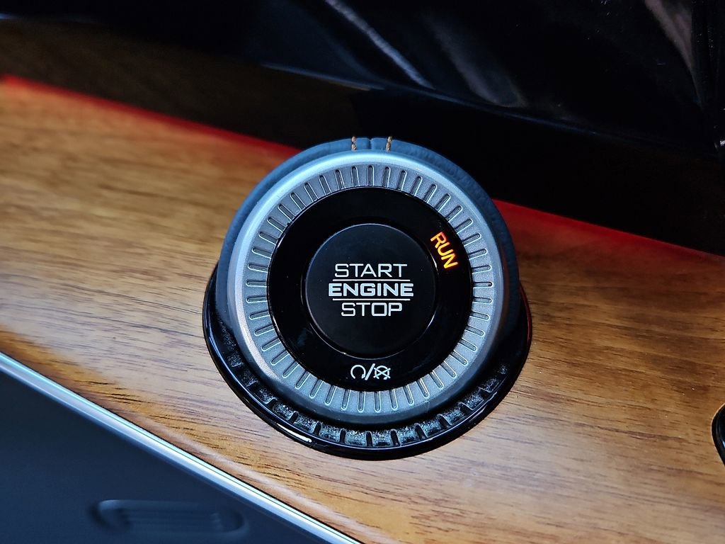 Used 2022 Jeep Grand Wagoneer Series III w/ Rear Seat Video Group 1 image 25