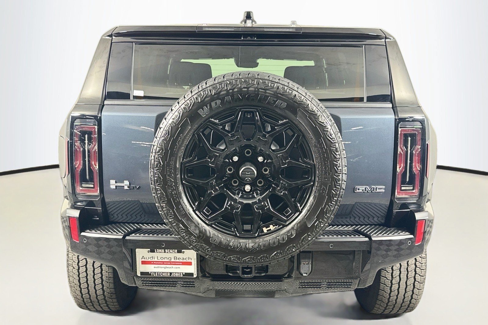 Used 2026 GMC Hummer EV SUV AWD/4WD image 2