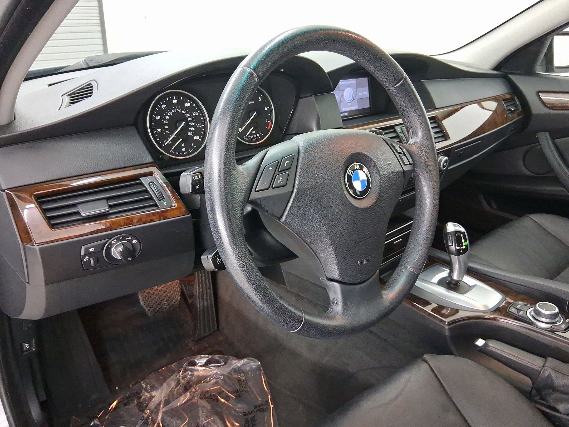 Used 2010 BMW 528i Sedan image 21