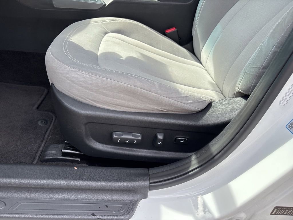 Used 2011 Kia Optima LX w/ Convenience Pkg image 16