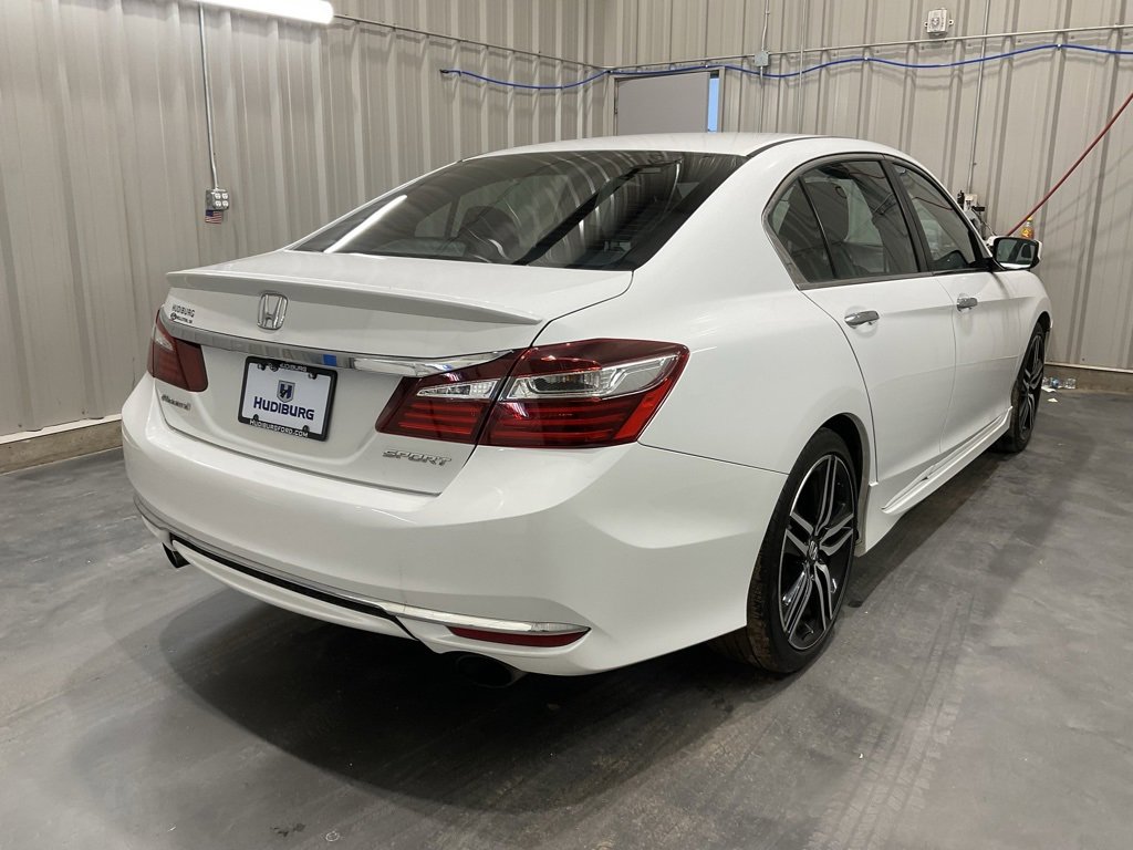 Used 2017 Honda Accord Sport image 22