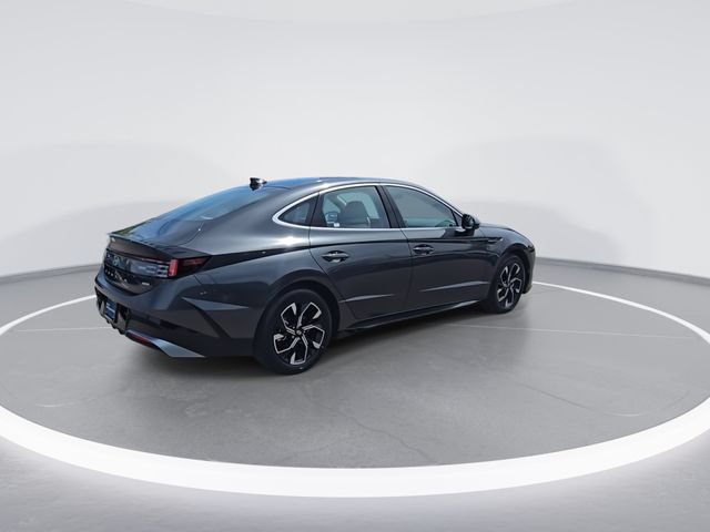 Certified 2025 Hyundai Sonata SEL AWD/4WD image 8