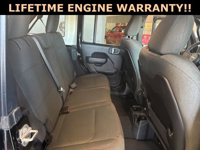 Used 2025 Jeep Wrangler Unlimited Rubicon AWD/4WD image 33