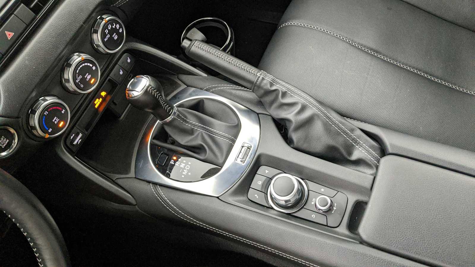 Used 2024 MAZDA MX-5 Miata RF Grand Touring RWD image 17