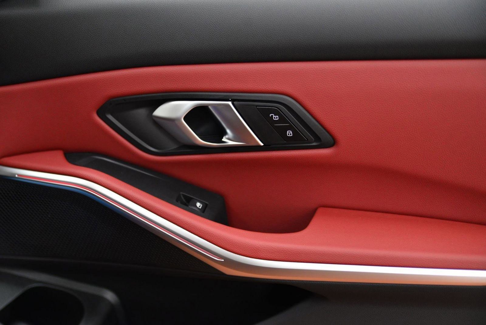 Used 2025 BMW 330i xDrive Sedan w/ Premium Package image 12