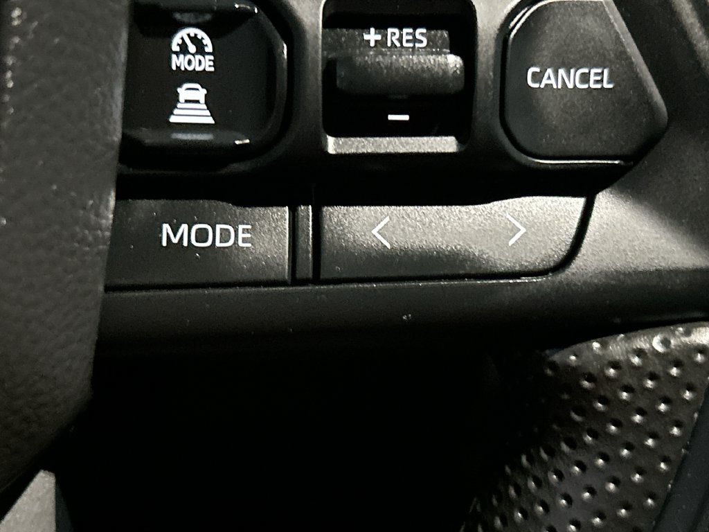 Used 2025 Toyota Tacoma SR5 AWD/4WD image 17