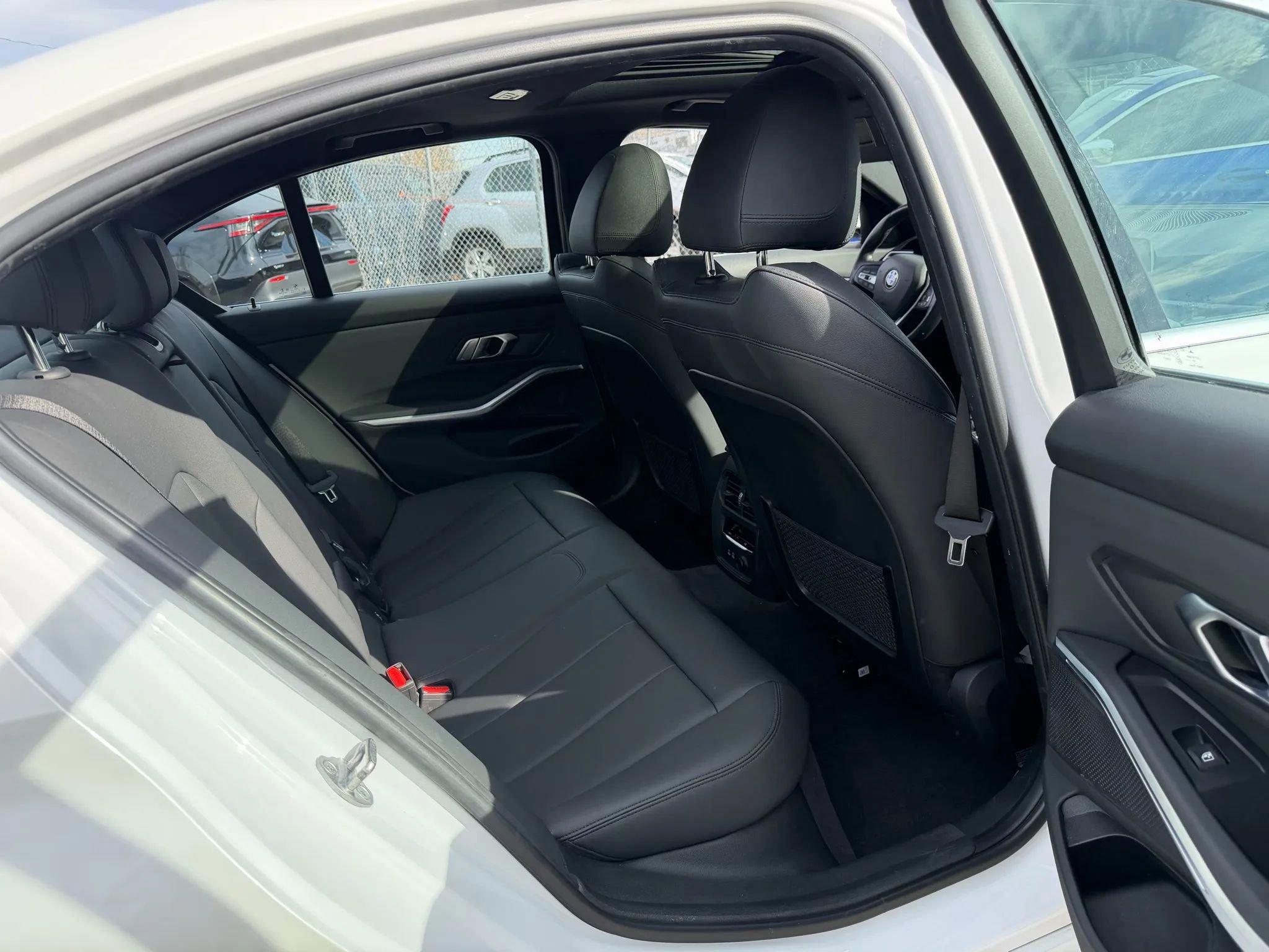 Used 2020 BMW 330i xDrive Sedan w/ Premium Package image 27