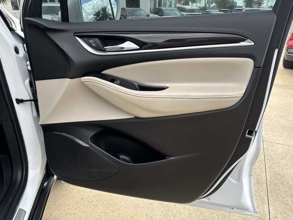 Used 2018 Buick Enclave Essence FWD image 14