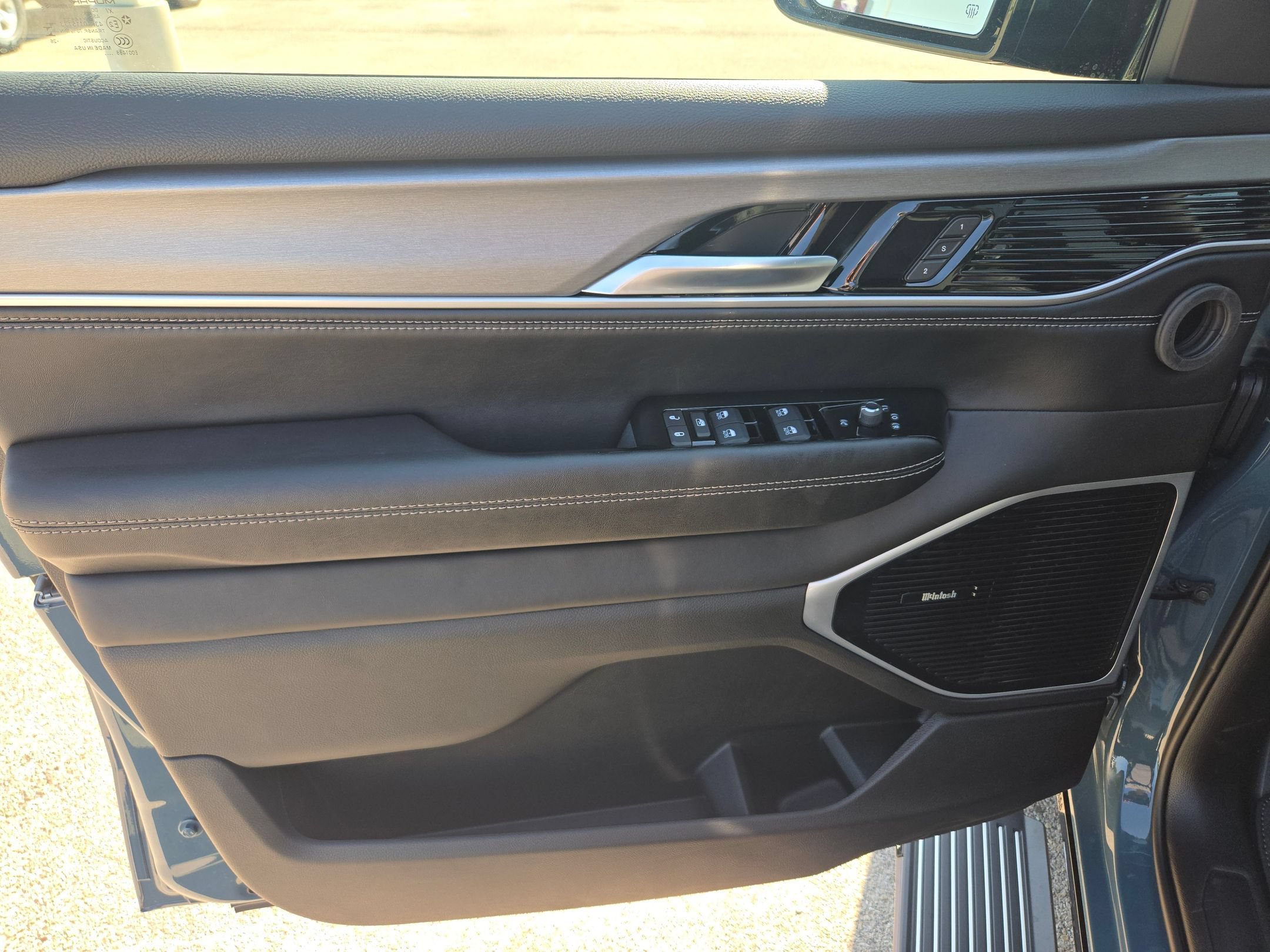 New 2026 Jeep Grand Wagoneer Limited AWD/4WD image 11