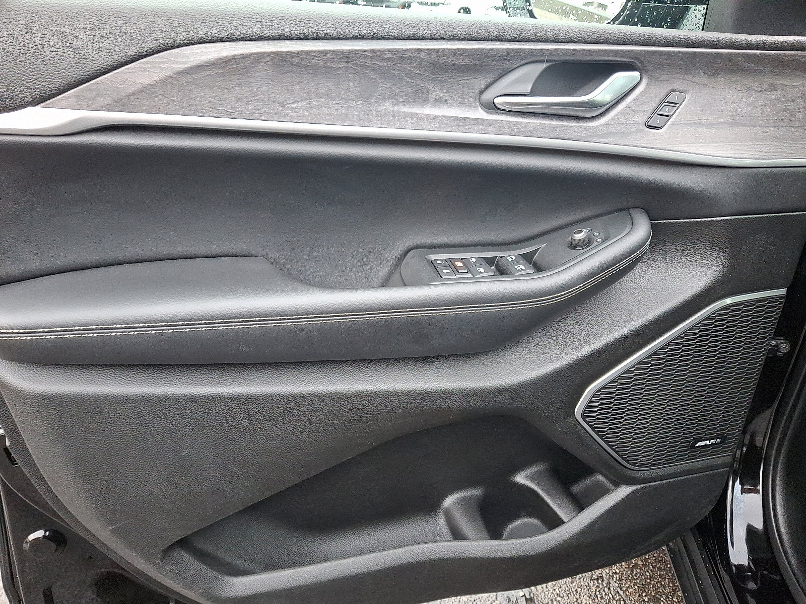 Certified 2024 Jeep Grand Cherokee L Limited image 12