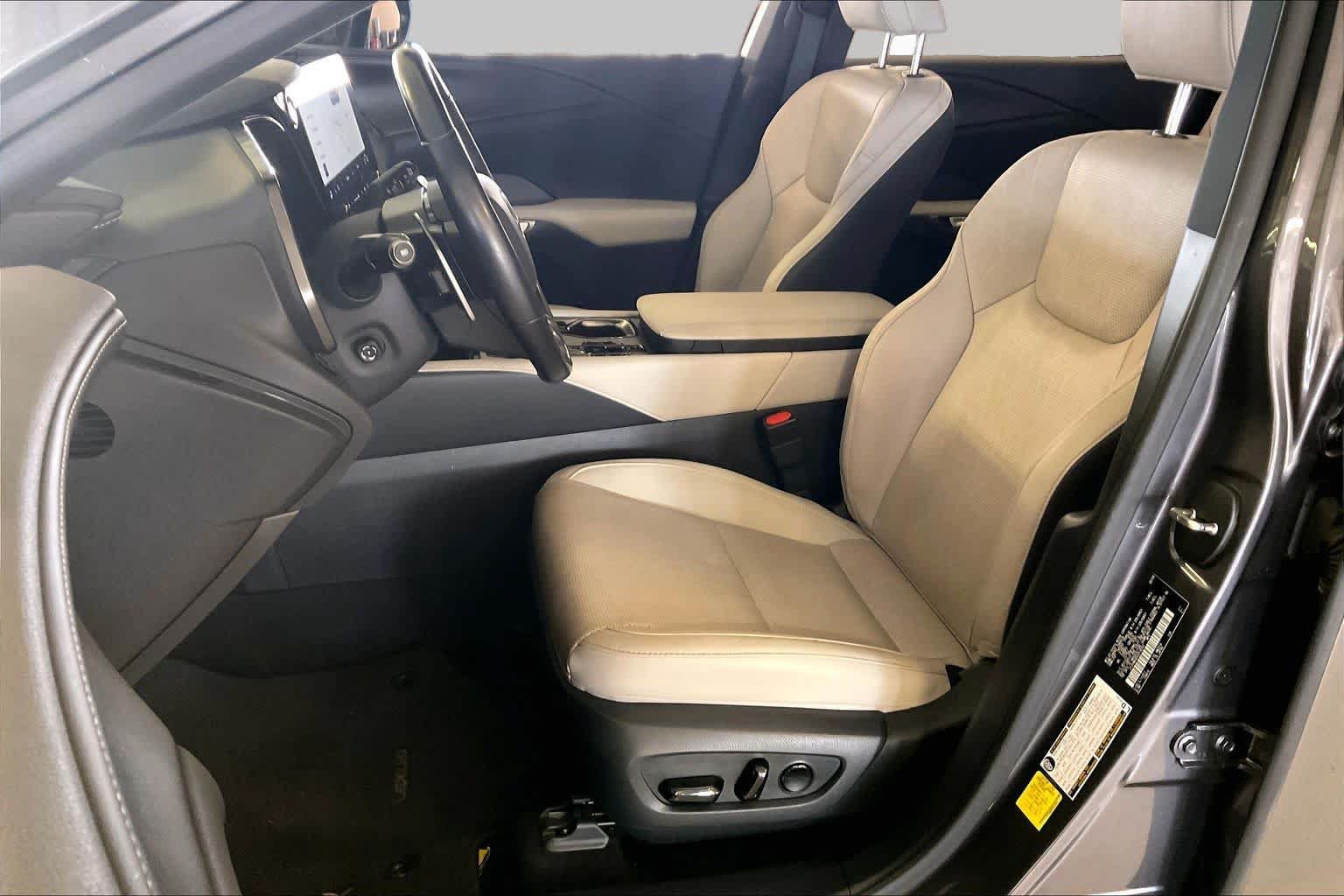 Used 2024 Lexus RX 350 Premium Plus w/ Accessory Package (Z1) FWD image 7