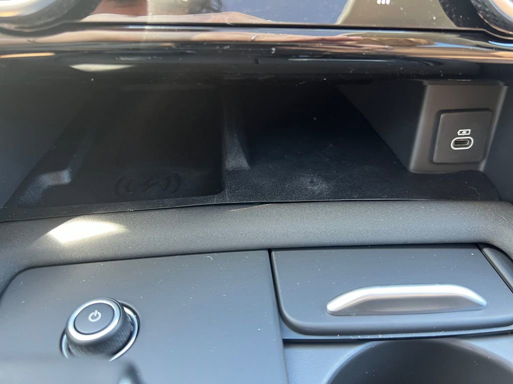 New 2025 Land Rover Discovery Metropolitan Edition image 31