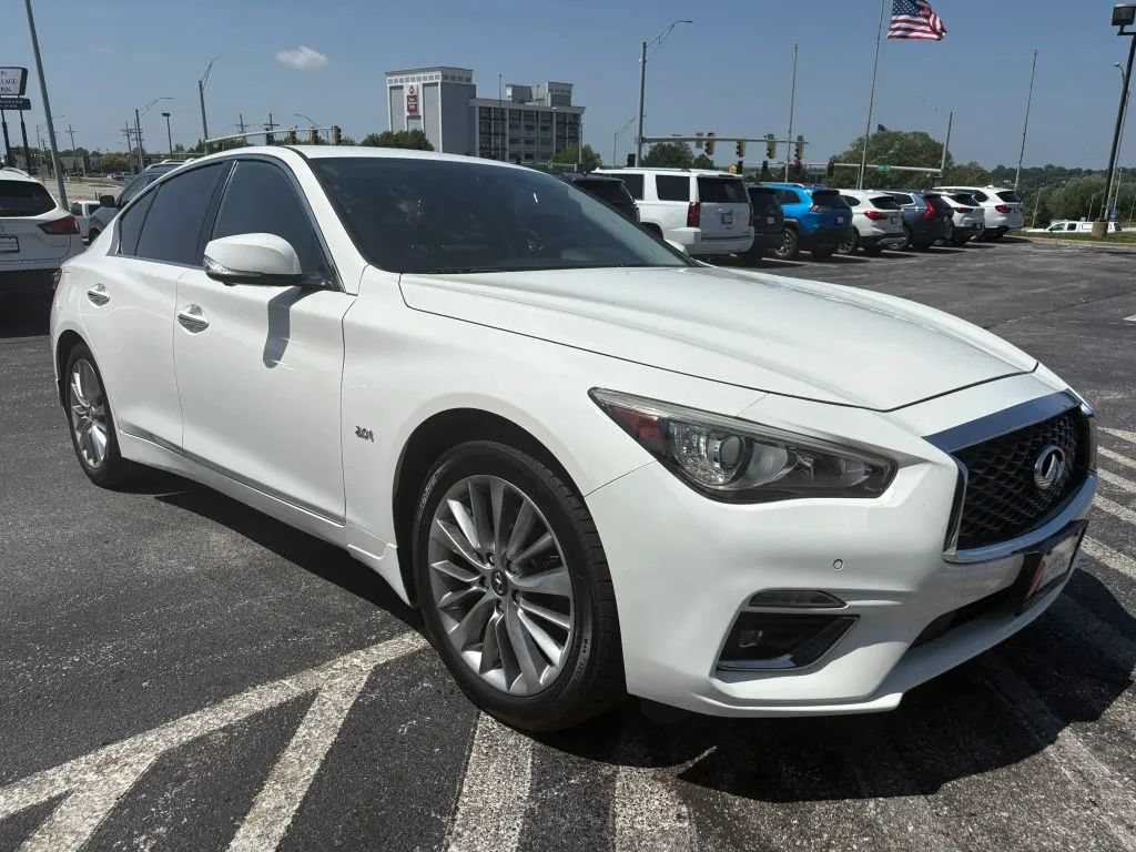Used 2018 INFINITI Q50 Luxe w/ Essential Package (2.0T Luxe) AWD/4WD image 7