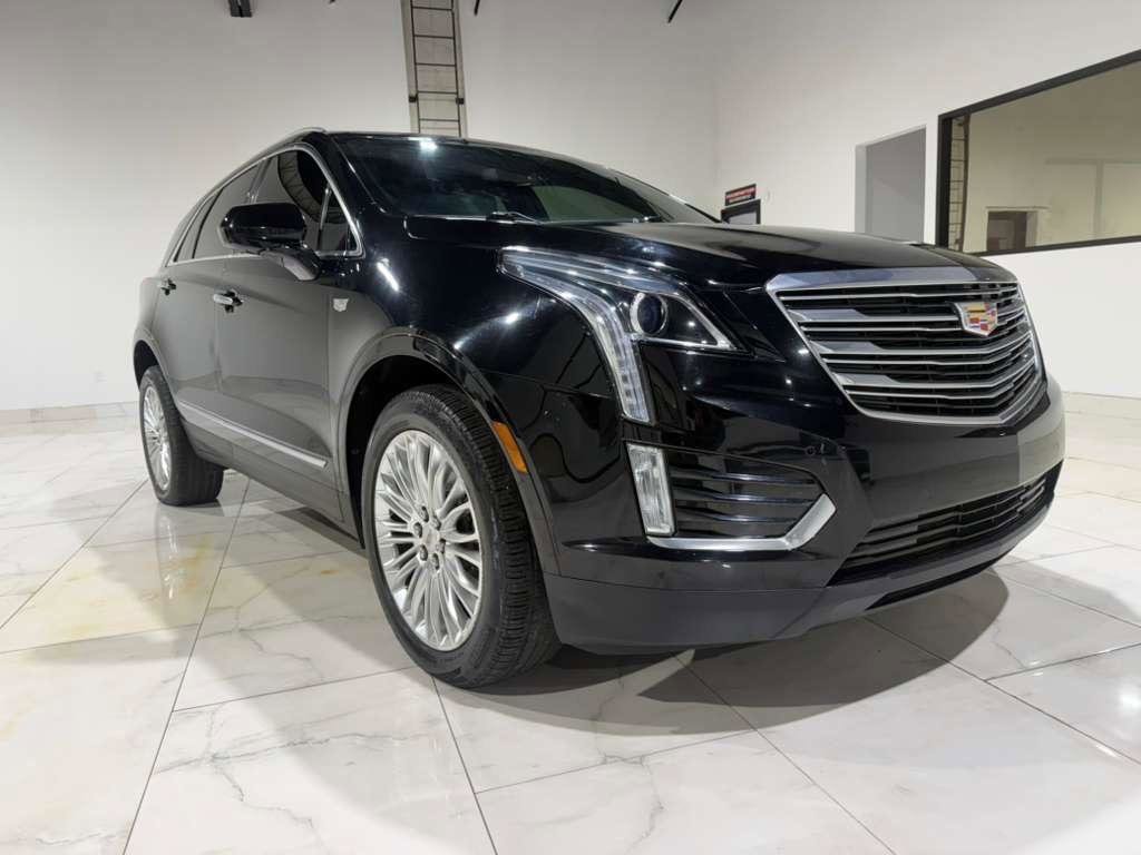 Used 2018 Cadillac XT5 Luxury w/ Driver Awareness Package image 3