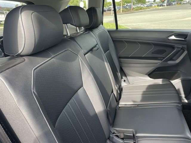 Used 2024 Volkswagen Tiguan SE w/ Panoramic Sunroof Package image 26