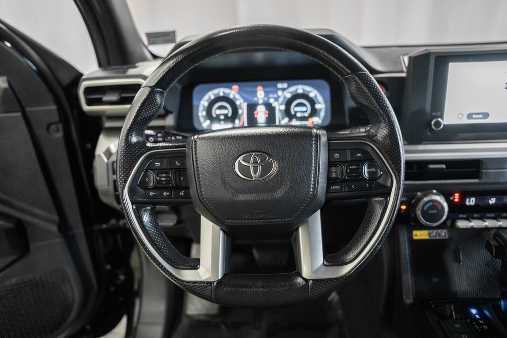 Used 2025 Toyota 4Runner TRD Off-Road AWD/4WD image 33