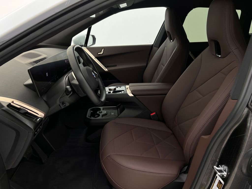 Used 2026 BMW iX xDrive45 w/ Premium Package AWD/4WD image 11