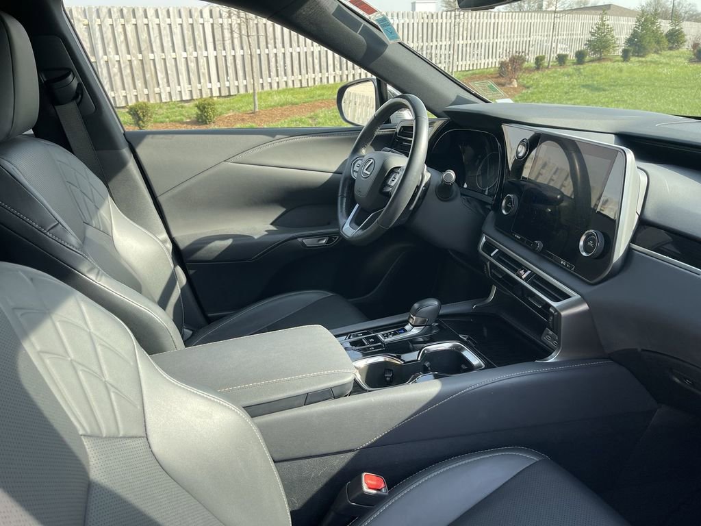 Used 2024 Lexus RX 350 FWD w/ Technology Package image 38