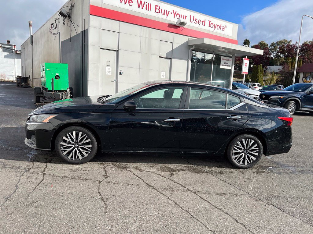 Used 2025 Nissan Altima 2.5 SV FWD image 7