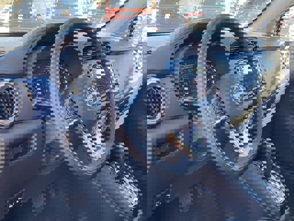 Used 2025 Nissan Versa SV image 8