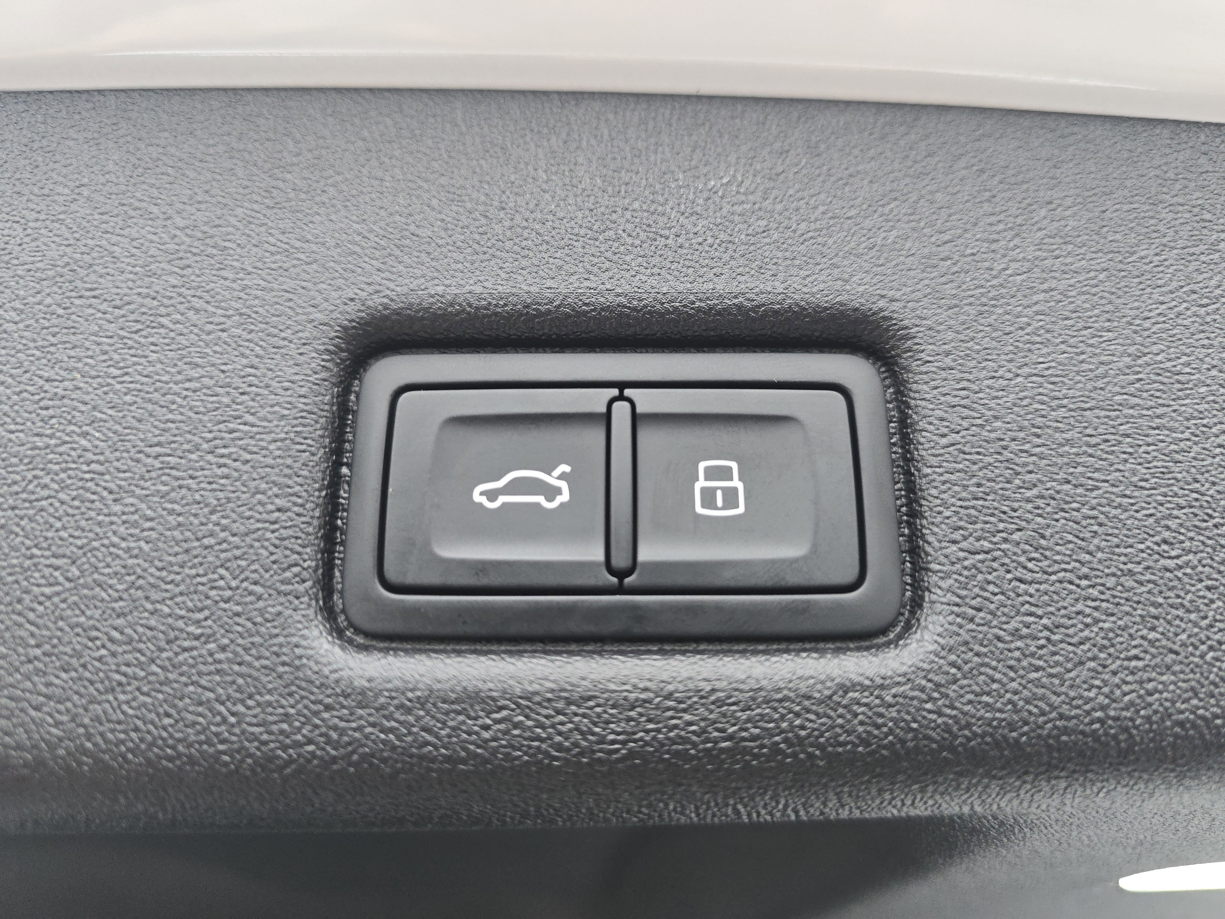 New 2025 Audi Q5 Premium image 18