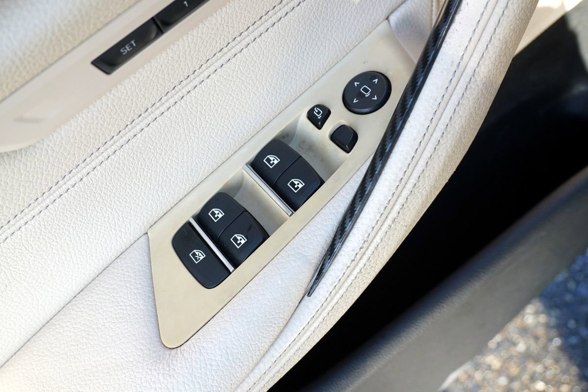 Used 2018 BMW 530e xDrive image 16