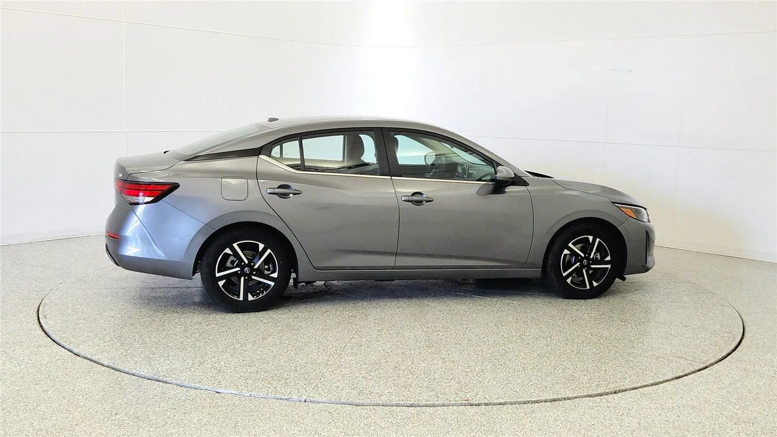 Used 2024 Nissan Sentra SV FWD image 8