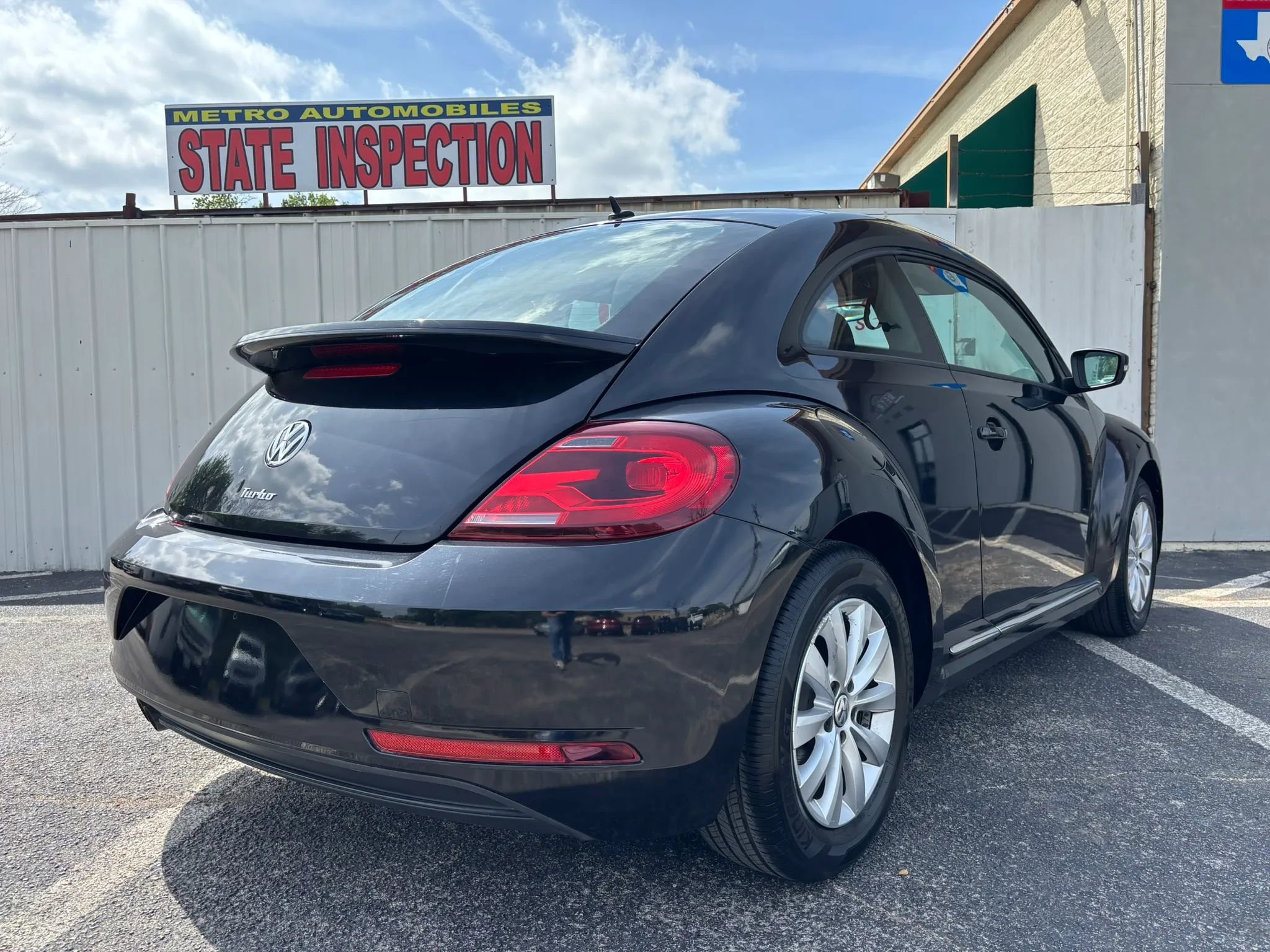 Used 2019 Volkswagen Beetle 2.0T S image 6