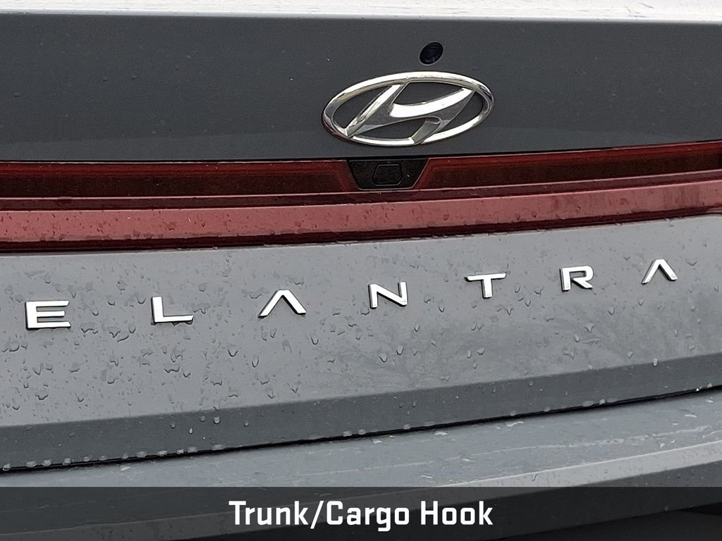 Used 2023 Hyundai Elantra Limited w/ Preferred Accessory Package image 22