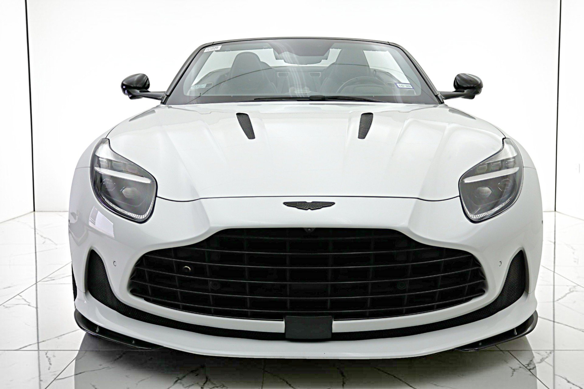Used 2024 Aston Martin DB12 Convertible RWD image 33
