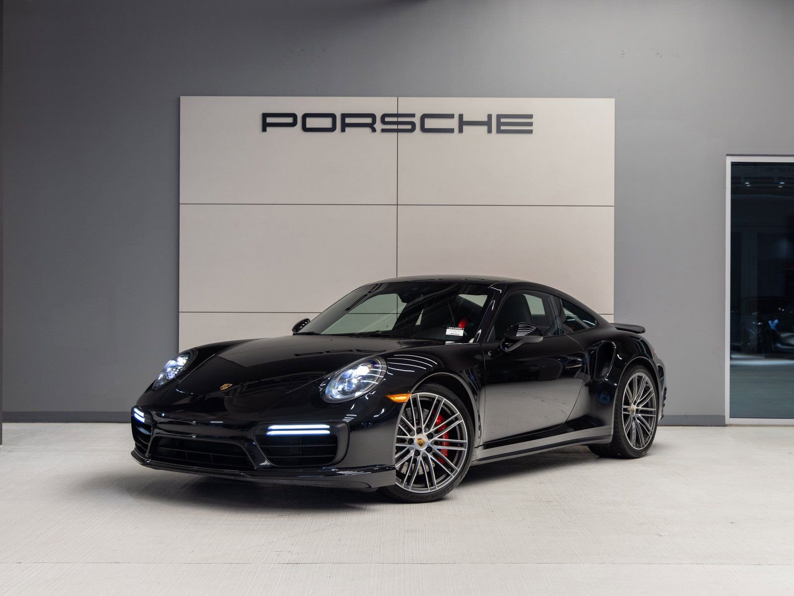Certified 2019 Porsche 911 Turbo image 1