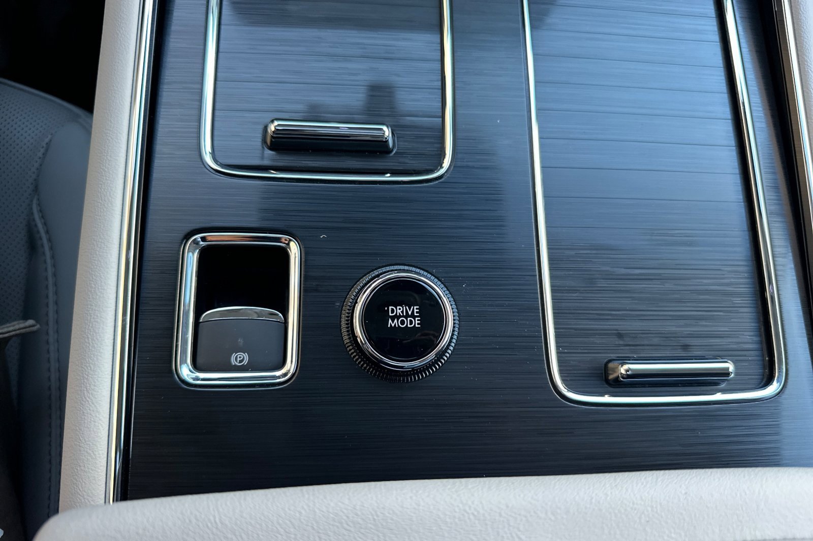 New 2025 Lincoln Aviator 2WD image 29