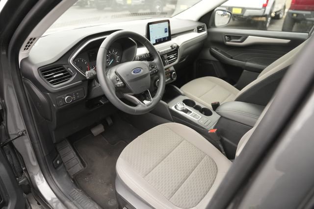 Used 2022 Ford Escape SE w/ SE Sport Appearance Package image 8