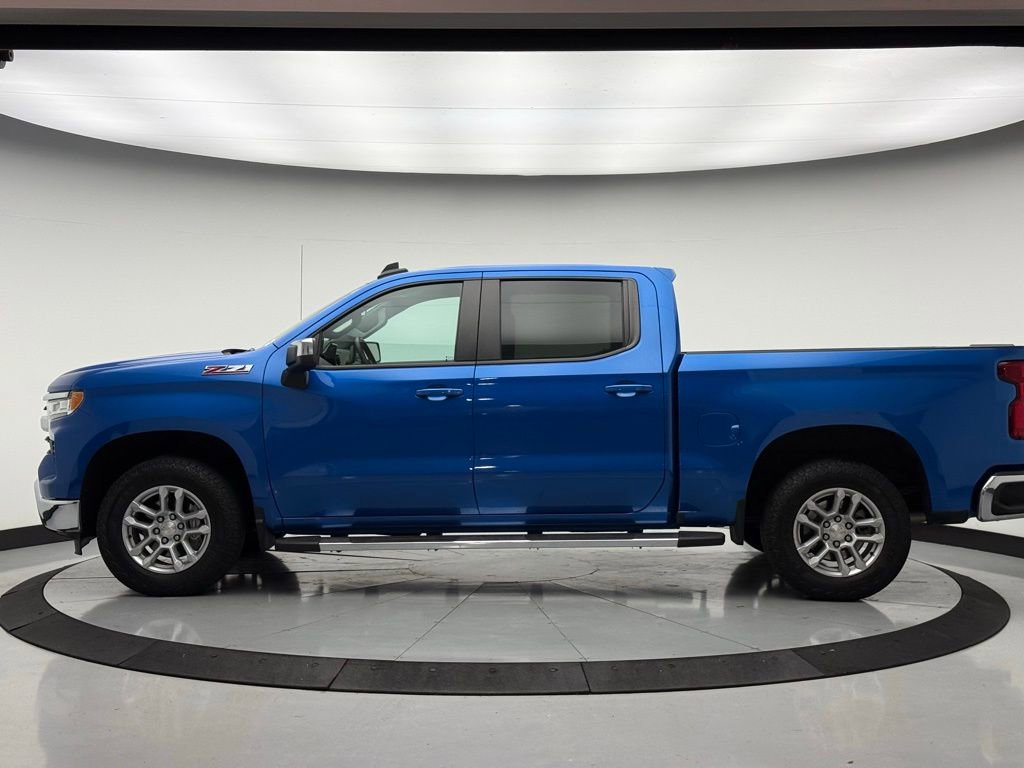 Used 2024 Chevrolet Silverado 1500 LT image 2