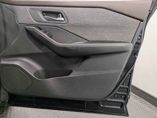 Used 2021 Nissan Rogue SV AWD/4WD image 29