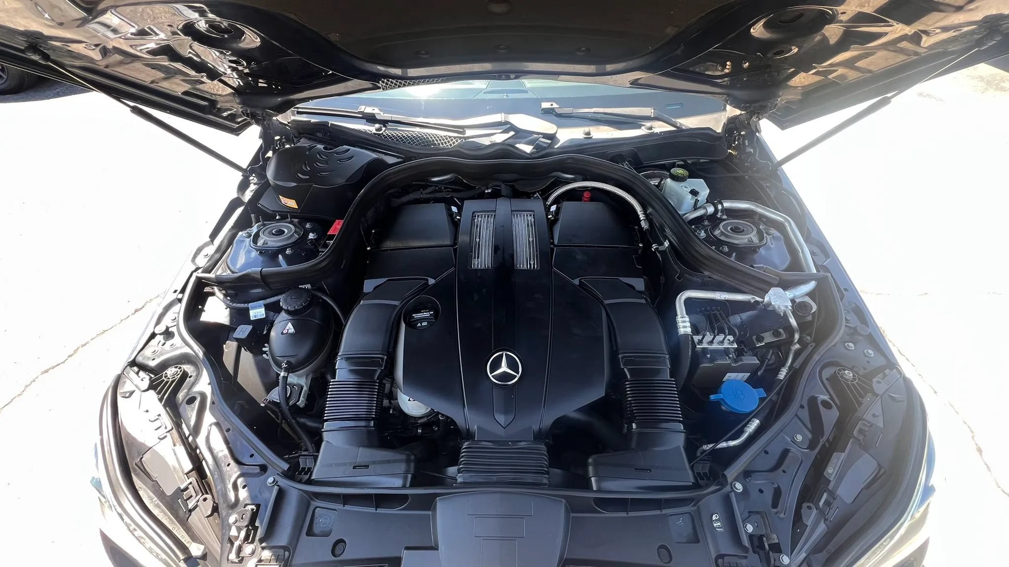 Used 2015 Mercedes-Benz E 400 Sedan w/ Driver Assistance Package image 43