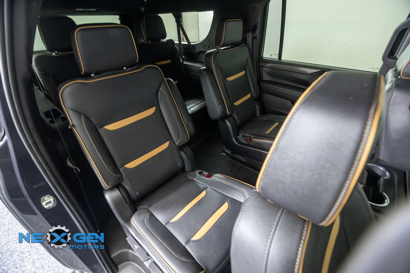 Used 2023 GMC Yukon XL AT4 w/ AT4 Premium Package AWD/4WD image 44