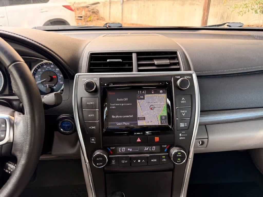 Used 2016 Toyota Camry XLE w/ Moonroof Package FWD image 17
