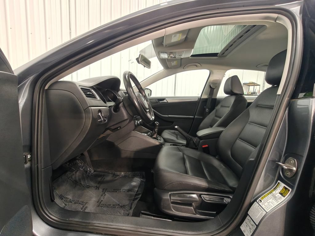 Used 2017 Volkswagen Jetta SE FWD image 22