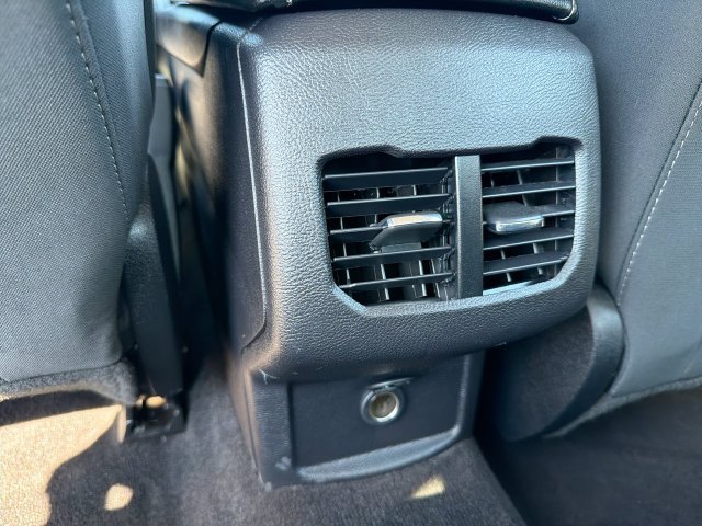 Used 2020 Ford Fusion SE FWD image 25