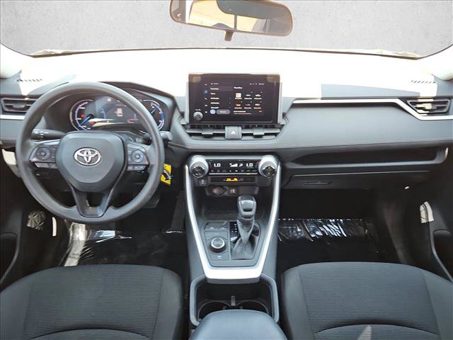 Used 2023 Toyota RAV4 LE AWD/4WD image 17