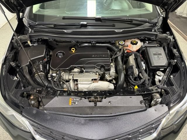 Used 2018 Chevrolet Cruze LT w/ Convenience Package FWD image 22