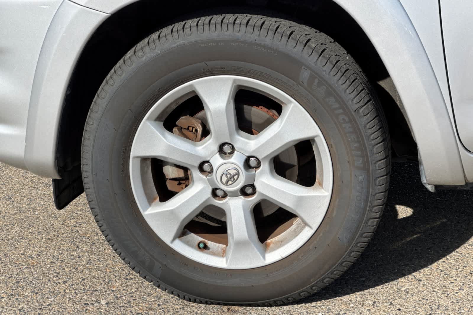 Used 2012 Toyota RAV4 Limited w/ Navigation Value Pkg AWD/4WD image 11