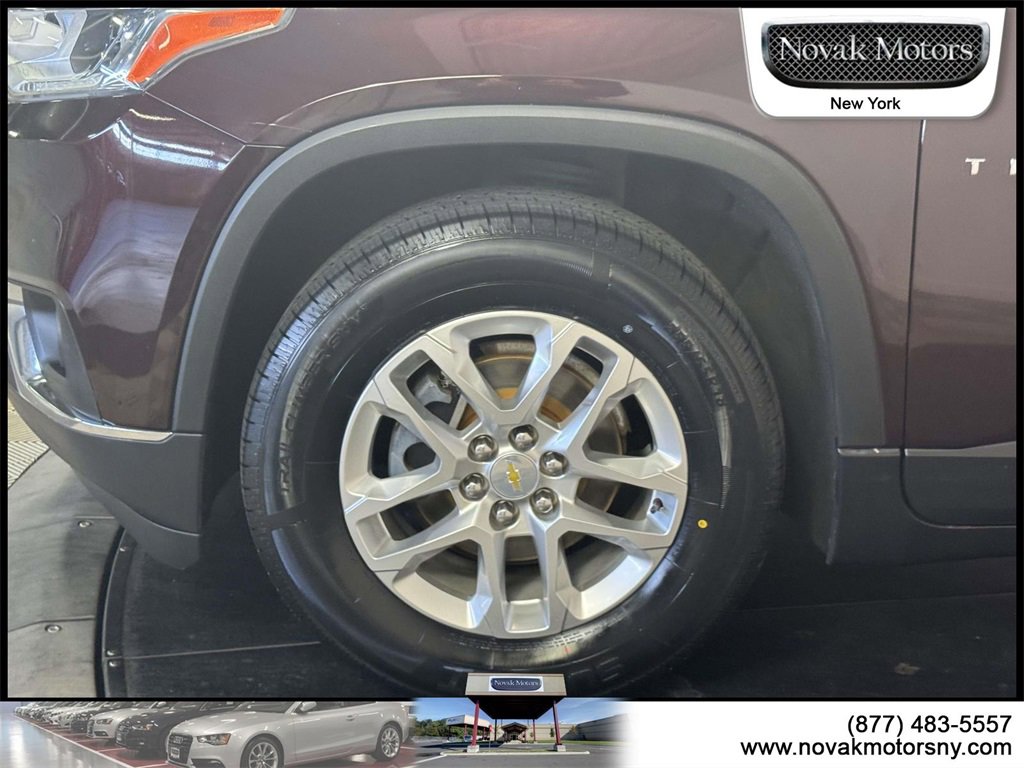 Used 2020 Chevrolet Traverse LT w/ Driver Confidence II Package image 10