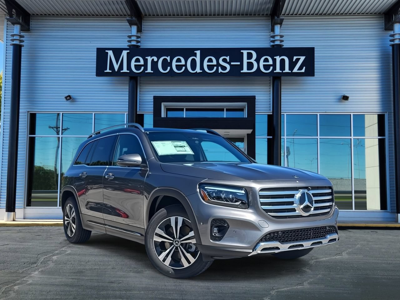 New 2026 Mercedes-Benz GLB 250 4MATIC image 1
